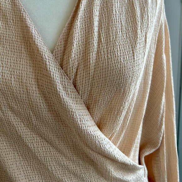 Sézane Paris Rose-Beige Crinkled Gaufré Wrap Blouse with Soft Lustre – EU 38 - Picture 8 of 9